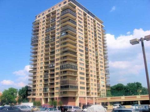 1203 River Rd #18C, Edgewater, NJ 07020 photo 1