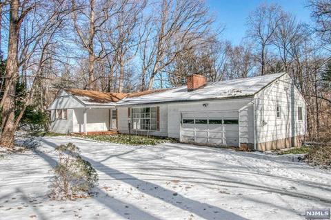 39 Old Chimney Rd, Upper Saddle River, NJ 07458 photo 1