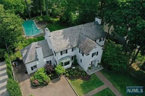 483 Winthrop Rd, Teaneck, NJ 07666 photo 1