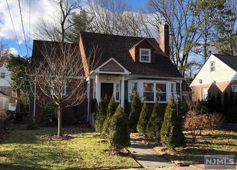 1636 Ardsley Ct, Teaneck, NJ 07666 photo 1