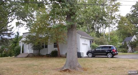 1 Laurel Rd, Demarest, NJ 07627 photo 1
