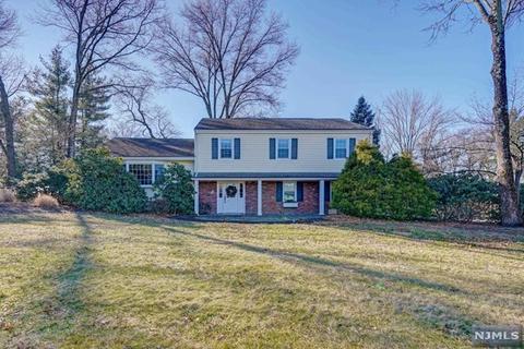 40 Partridge Hl, Upper Saddle River, NJ 07458 photo 1