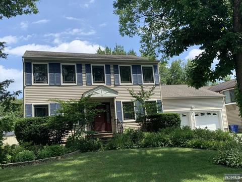 60 Heather Ln, Paramus, NJ 07652 photo 1