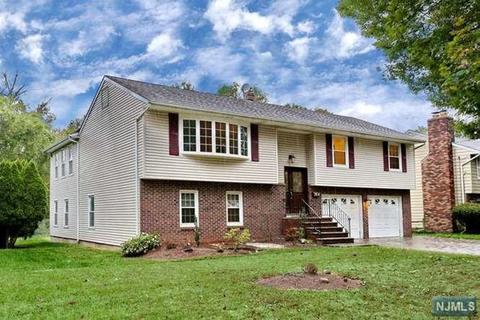 744 Pomander Walk, Teaneck, NJ 07666 photo 1
