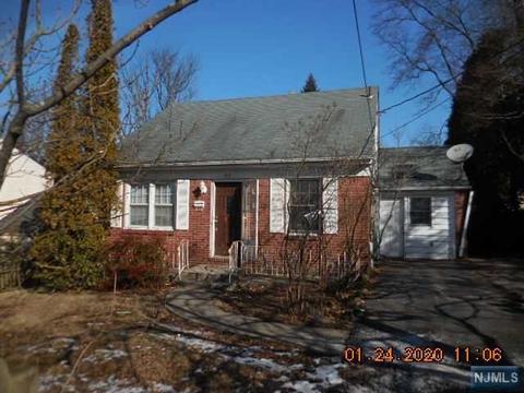53 Crest Dr N, Cresskill, NJ 07626 photo 1
