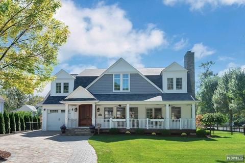 164 Village Cir W, Paramus, NJ 07652 photo 1