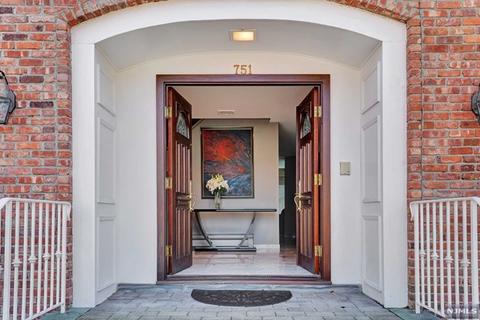 751 Closter Dock Rd, Closter, NJ 07624 photo 1