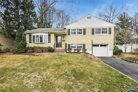 63 Fern Pl, Paramus, NJ 07652 photo 1