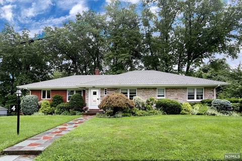 4 Ackerman Ave, Oradell, NJ 07649 photo 1