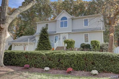274 Haywood Dr, Paramus, NJ 07652 photo 1