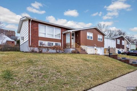 118 Buckingham Dr, Hackensack, NJ 07601 photo 1