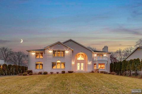 720 Pascack Rd, Paramus, NJ 07652 photo 1