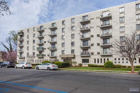 281 Park St #2F, Hackensack, NJ 07601 photo 1