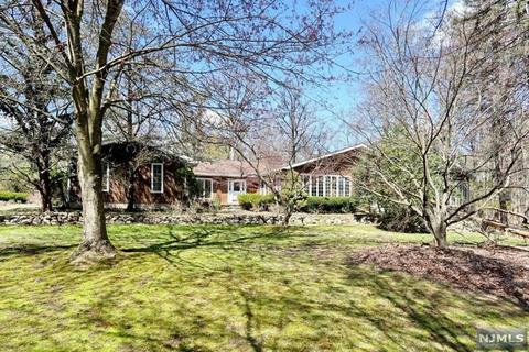 64 Brookside Dr, Upper Saddle River, NJ 07458 photo 1