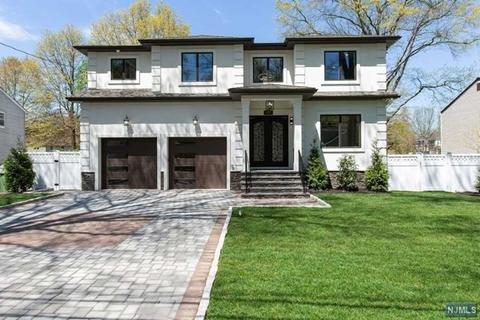 433 Abbott Rd, Paramus, NJ 07652 photo 1
