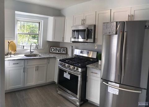 486 Blanchard Ter #75, Hackensack, NJ 07601 photo 1