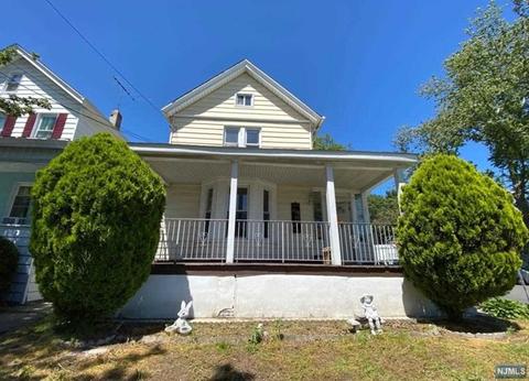 126 Gamewell St, Hackensack, NJ 07601 photo 1
