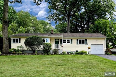 66 Longview Dr, Waldwick, NJ 07463 photo 1