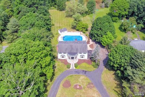 327 E Saddle River Rd, Upper Saddle River, NJ 07458 photo 1