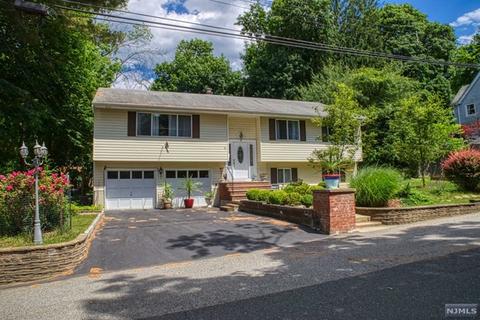 8 Achilles St, Demarest, NJ 07627 photo 1