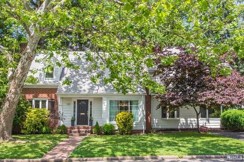 131 Bennett Rd, Teaneck, NJ 07666 photo 1