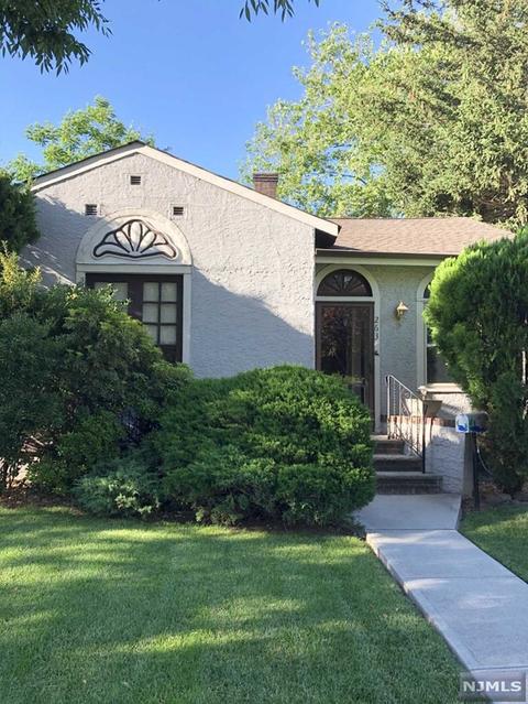 263 Grayson Pl, Teaneck, NJ 07666 photo 1