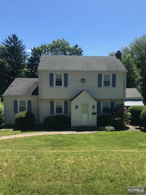 738 Hemlock Dr, Oradell, NJ 07649 photo 1