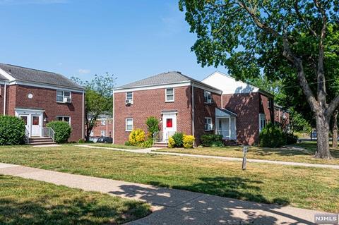 465 Maple Hill Dr #43, Hackensack, NJ 07601 photo 1