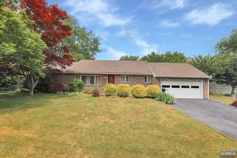 177 Clayton Ter, Paramus, NJ 07652 photo 1