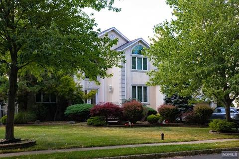 301 Cardinal Pl, Paramus, NJ 07652 photo 1