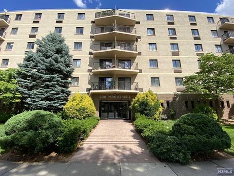 300 Park St #5F, Hackensack, NJ 07601 photo 1