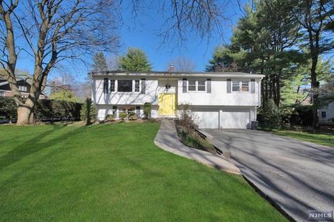 9 Willis Dr, Closter, NJ 07624 photo 1