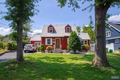 18 Bryant St, Paramus, NJ 07652 photo 1