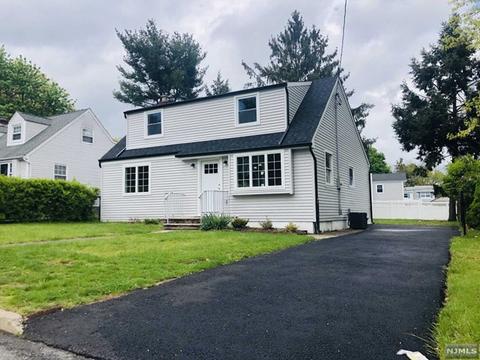 5 Bender Rd, Waldwick, NJ 07463 photo 1
