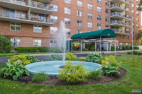 301 Beech St #2H, Hackensack, NJ 07601 photo 1