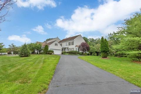 108 Twinberry Ct, Paramus, NJ 07652 photo 1
