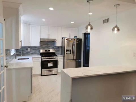 466 Berry Ln, Paramus, NJ 07652 photo 1