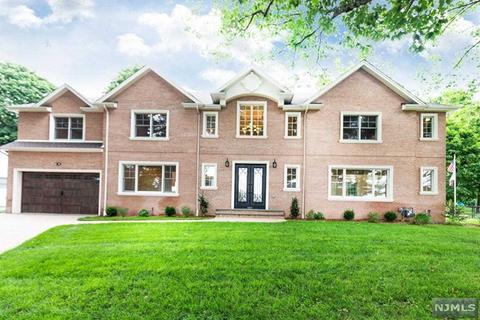 850 Alden Rd, Paramus, NJ 07652 photo 1