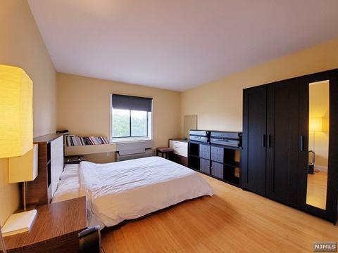 300 Park St #5A, Hackensack, NJ 07601 photo 1