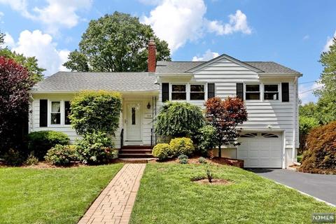 739 Arbor Rd, Paramus, NJ 07652 photo 1