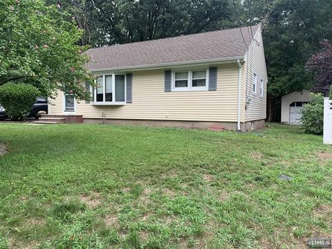 808 Carter Ln, Paramus, NJ 07652 photo 1