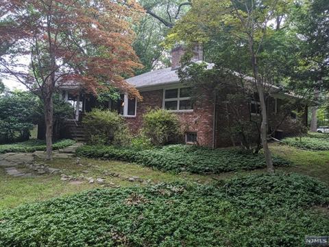 88 Dimmig Rd, Upper Saddle River, NJ 07458 photo 1