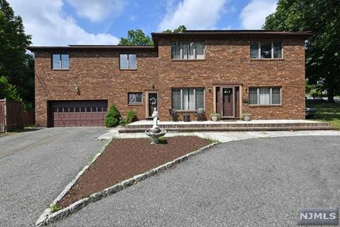 150 Lawrence Dr, Paramus, NJ 07652 photo 1