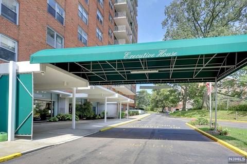 301 Beech St #7J, Hackensack, NJ 07601 photo 1