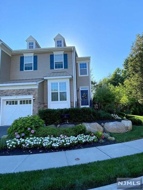 42 Pineview Dr, Waldwick, NJ 07463 photo 1