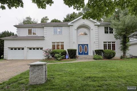 193 Paul Ct, Paramus, NJ 07652 photo 1