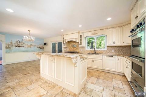 11 Eugene Dr, Upper Saddle River, NJ 07458 photo 1