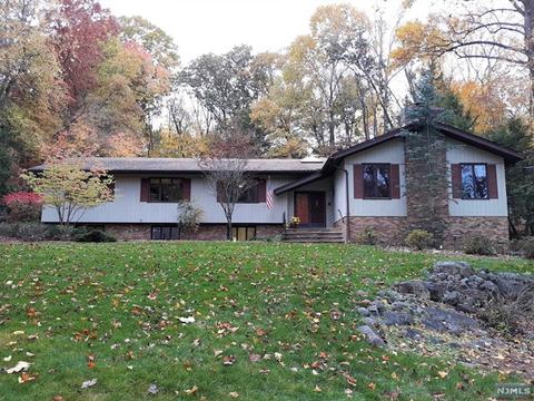 11 Danebury Downs, Upper Saddle River, NJ 07458 photo 1