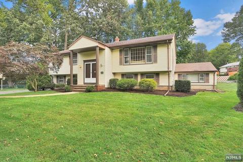 285 Columbia Ter, Paramus, NJ 07652 photo 1