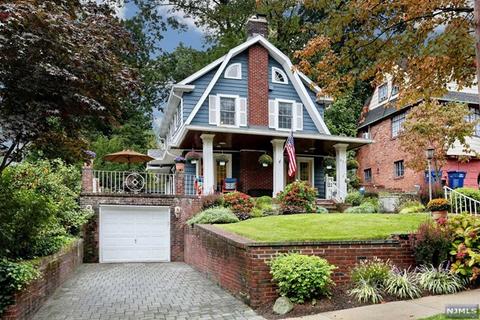 321 Clinton Pl, Hackensack, NJ 07601 photo 1